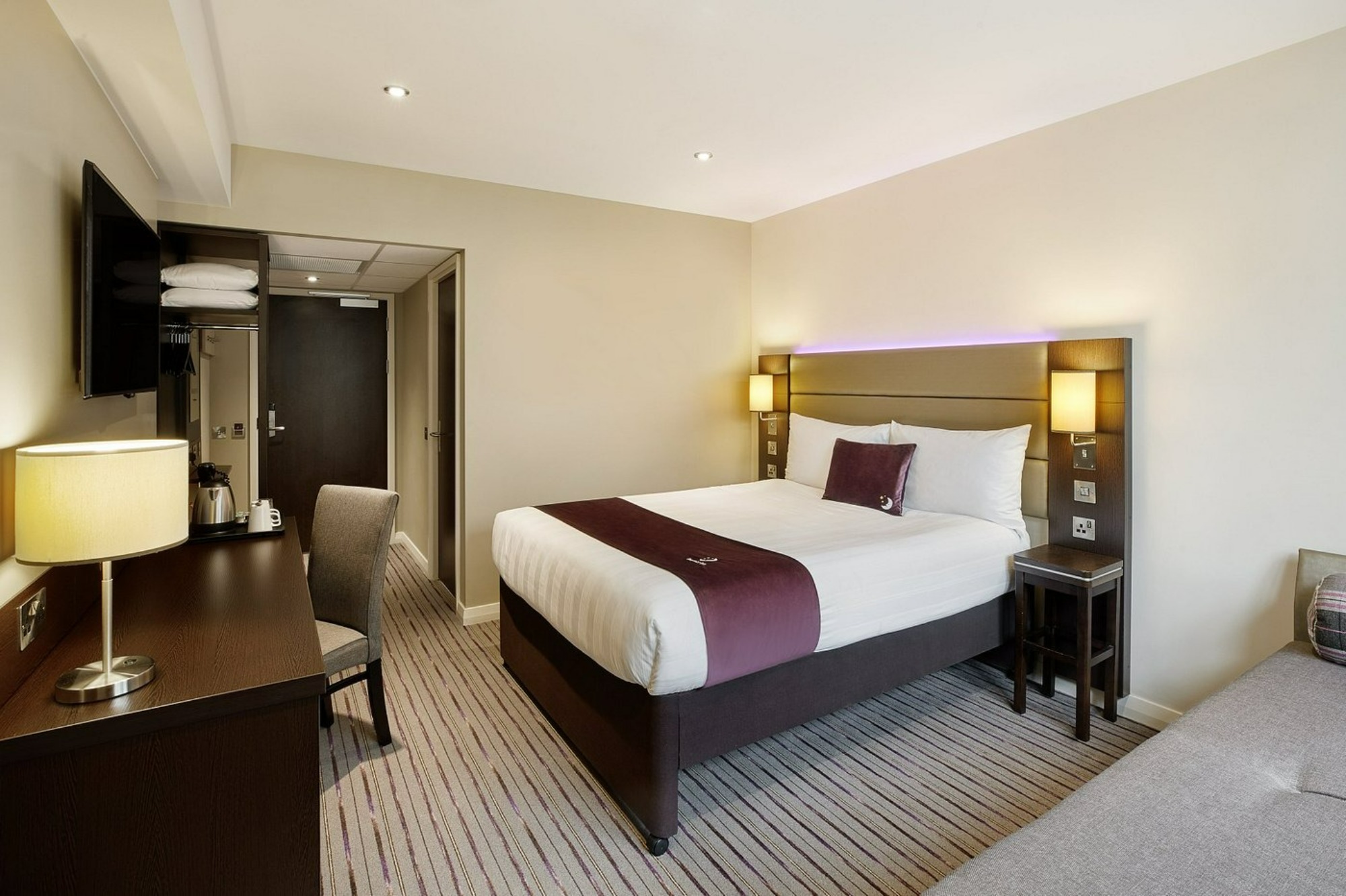 Premier Inn room